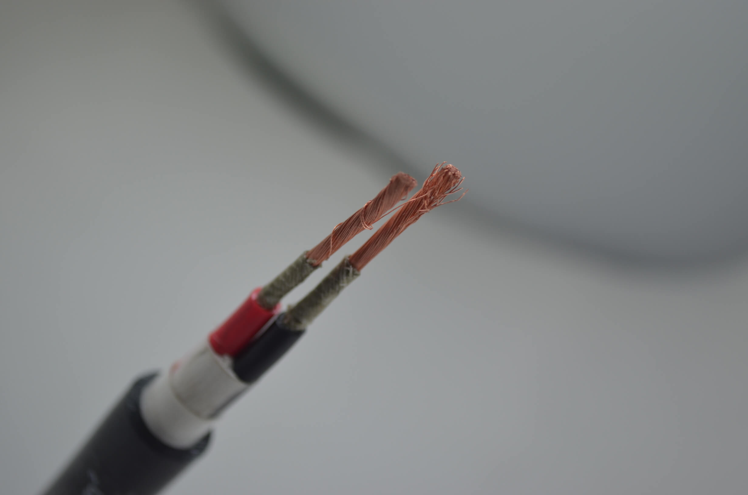 300/500 В, 2-жильный гибкий кабель диаметром 1 мм, с ПВХ-изоляцией, с ПВХ-оболочкой, 18 AWG, кабель низкого напряжения